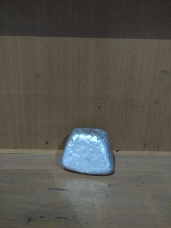 Алюминий вторичный АК5Мч в пирамидках
