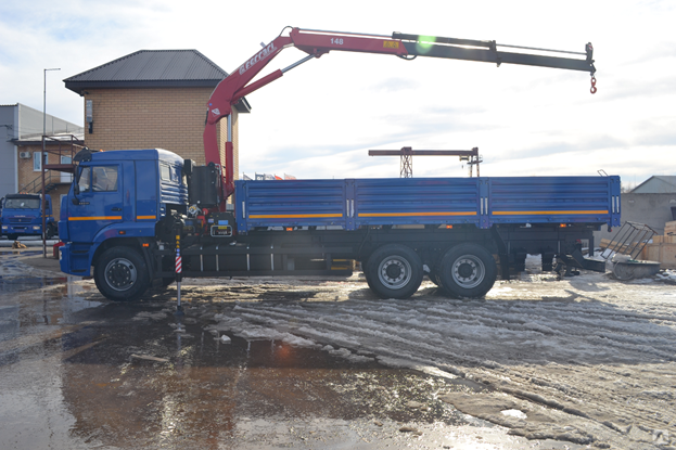 Манипулятор евро. Манипулятор камаз 10т борт 7т стрела. Камаз 65117 с манипулятором. Стрела канглим 2056. Камаз 732450 манипулятор.