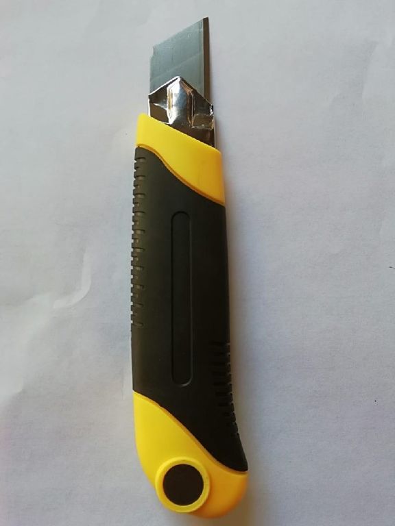 Нож усиленный сегментное лезвие 25 мм "Профи"