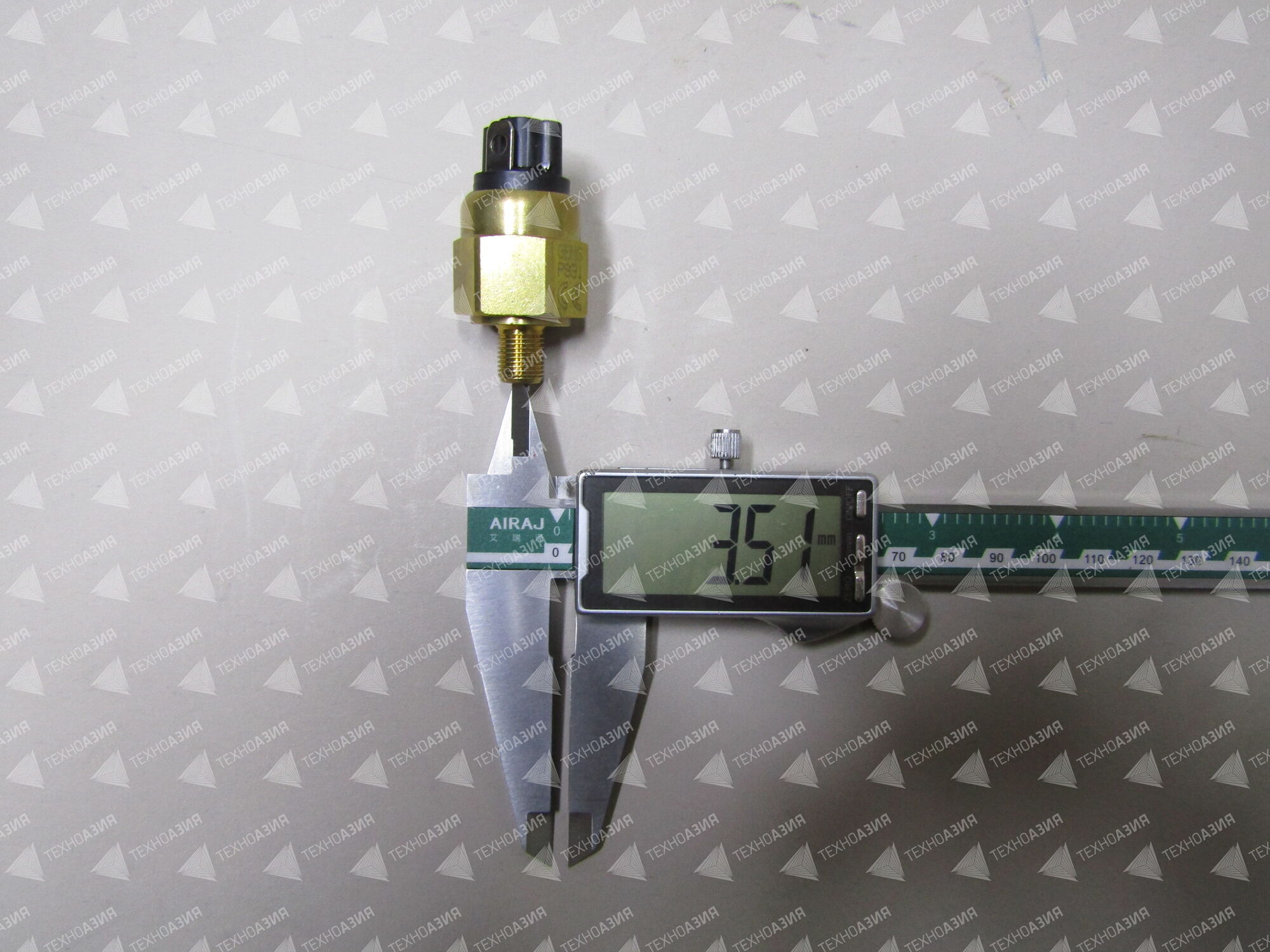 Датчик давления масла PS31 268077 (9 Бар) АКПП XCMG ZL50G GEMS 7