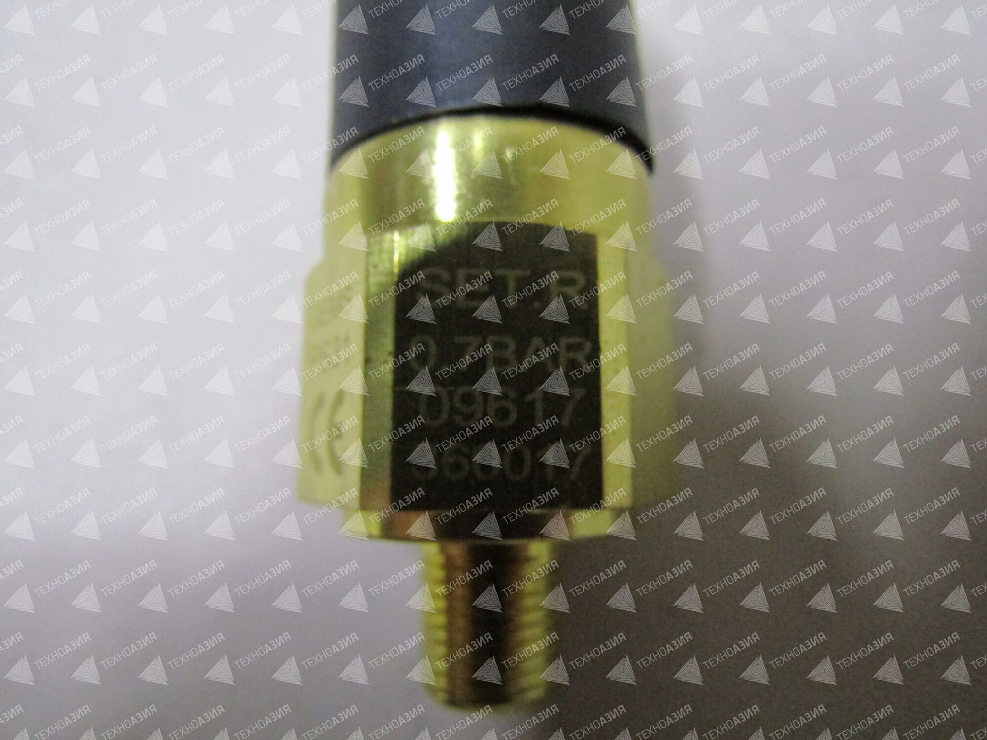 Датчик давления масла PS31 (0,7 Бар, с проводом) АКПП XCMG ZL50GL GEMS 2