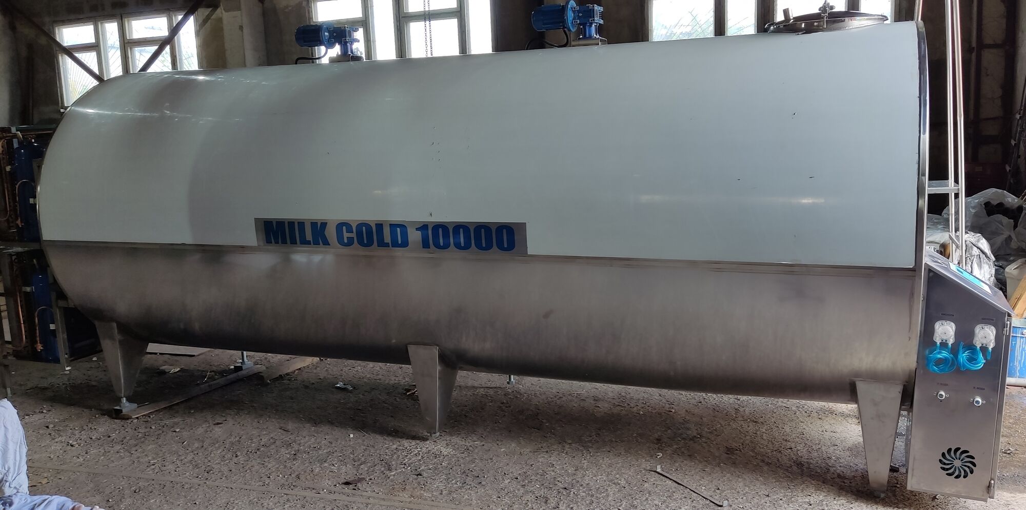 Охладитель молока MILK COLD 10 000 агрегат двухдоечный