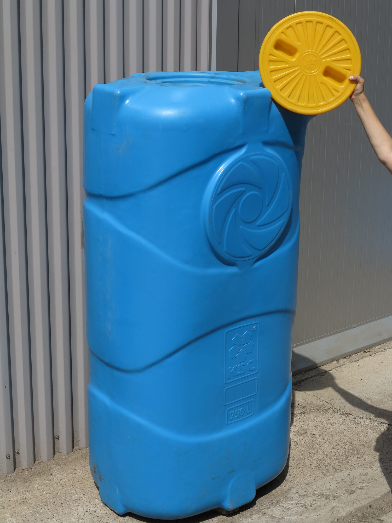 Пластиковый бак 750 литров плоский прямоугольный для дизтоплива, воды, водоснабжения, транспортировки