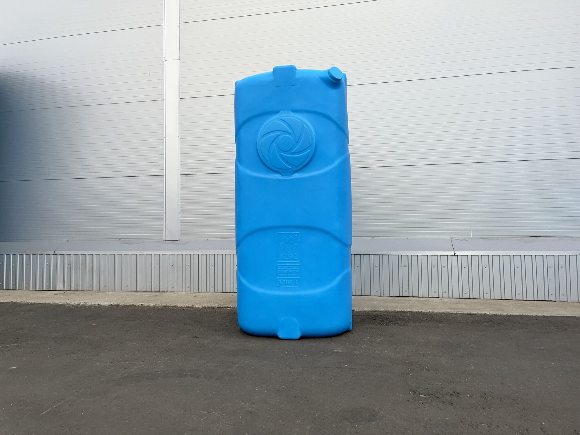Накопительная пластиковая емкость для воды 1000 литров прямоугольная для водоснабжения