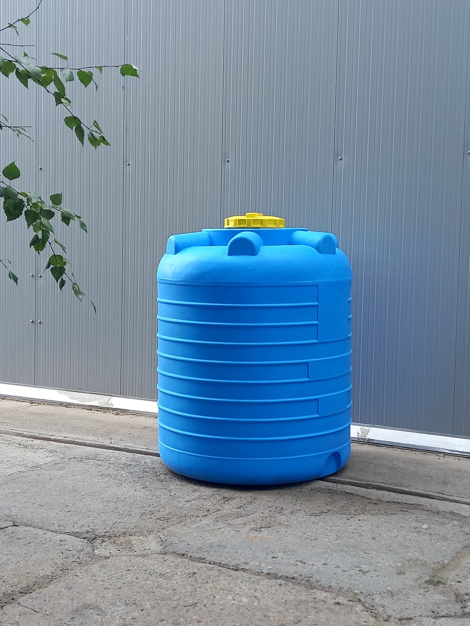Бочка 2000 литров пластиковая круглая для воды и топлива